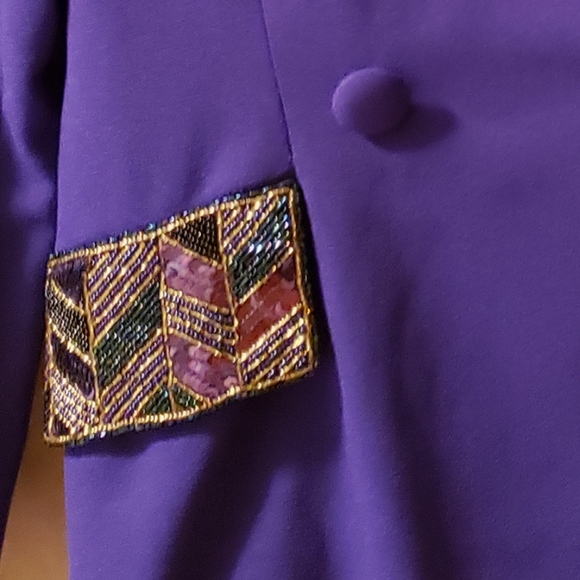 Purple/violet suit/ beaded collar - Picture 14 of 16